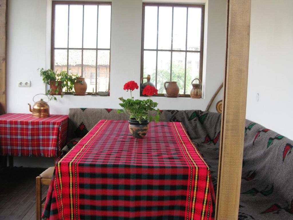 Chardaka Guest House Kalofer Zimmer foto